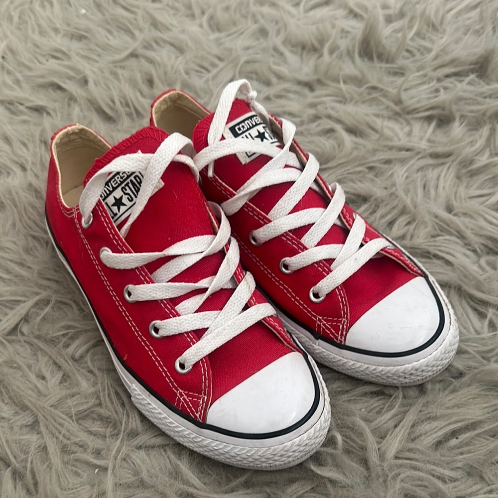 New youth Converse Red Low-Top Sneakers